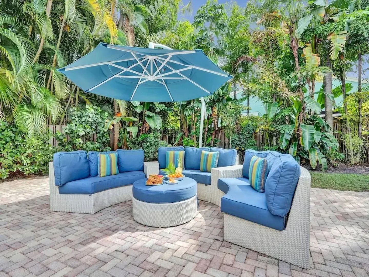 Vidal Manor 4BR Oasis w Pool Cabana- Wilton Dr