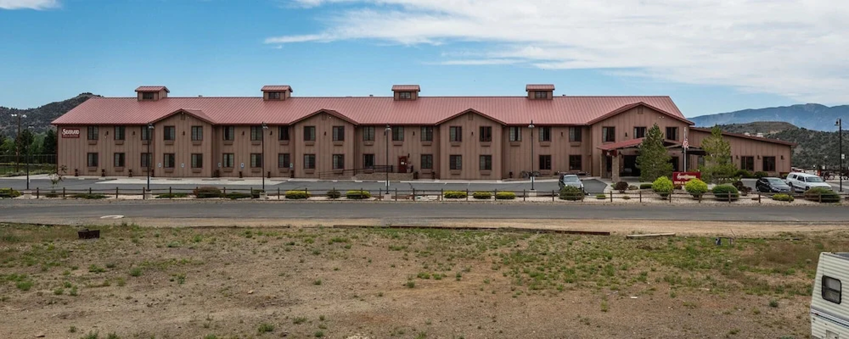 Silverland Inn and Suites