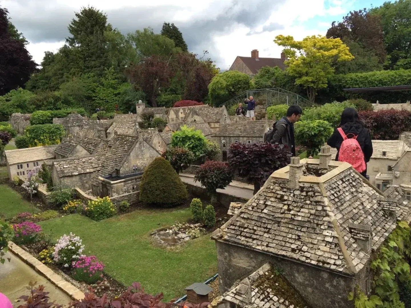 Dragon's Den Glamping Retreat