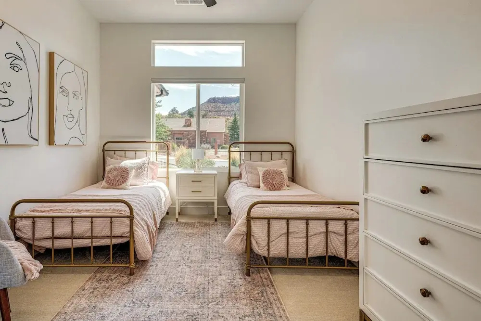 Gorgeous Kanab Home: Canyon Views & Pool Access!