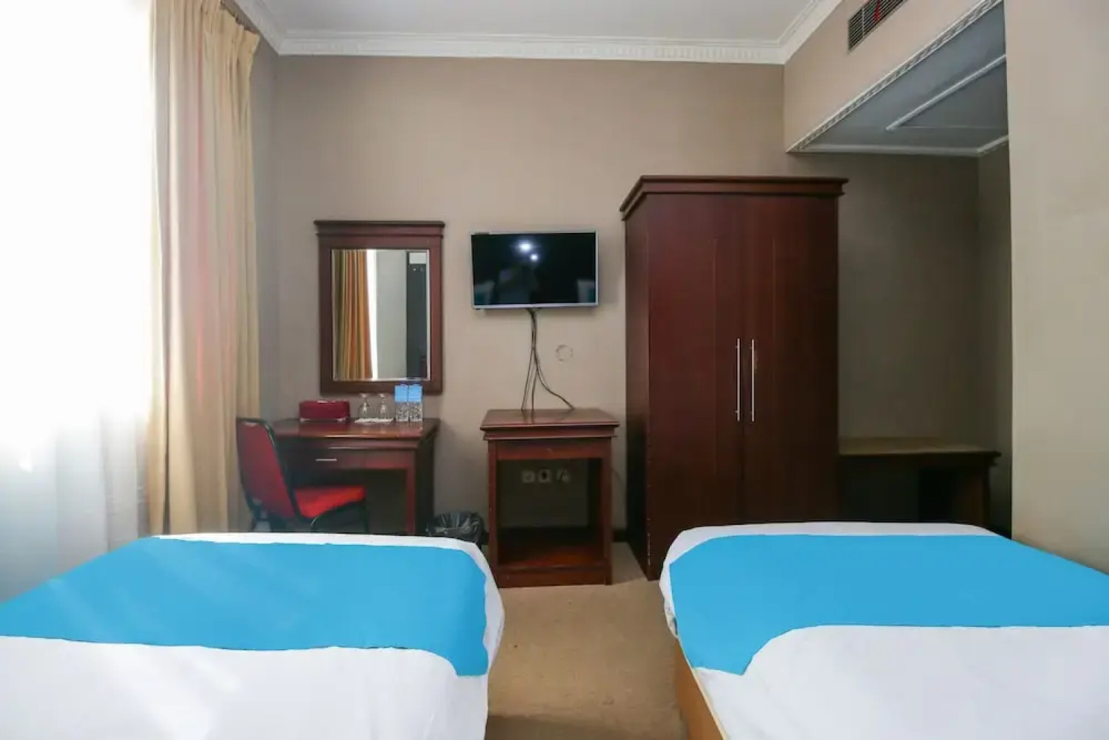 Idola Hotel