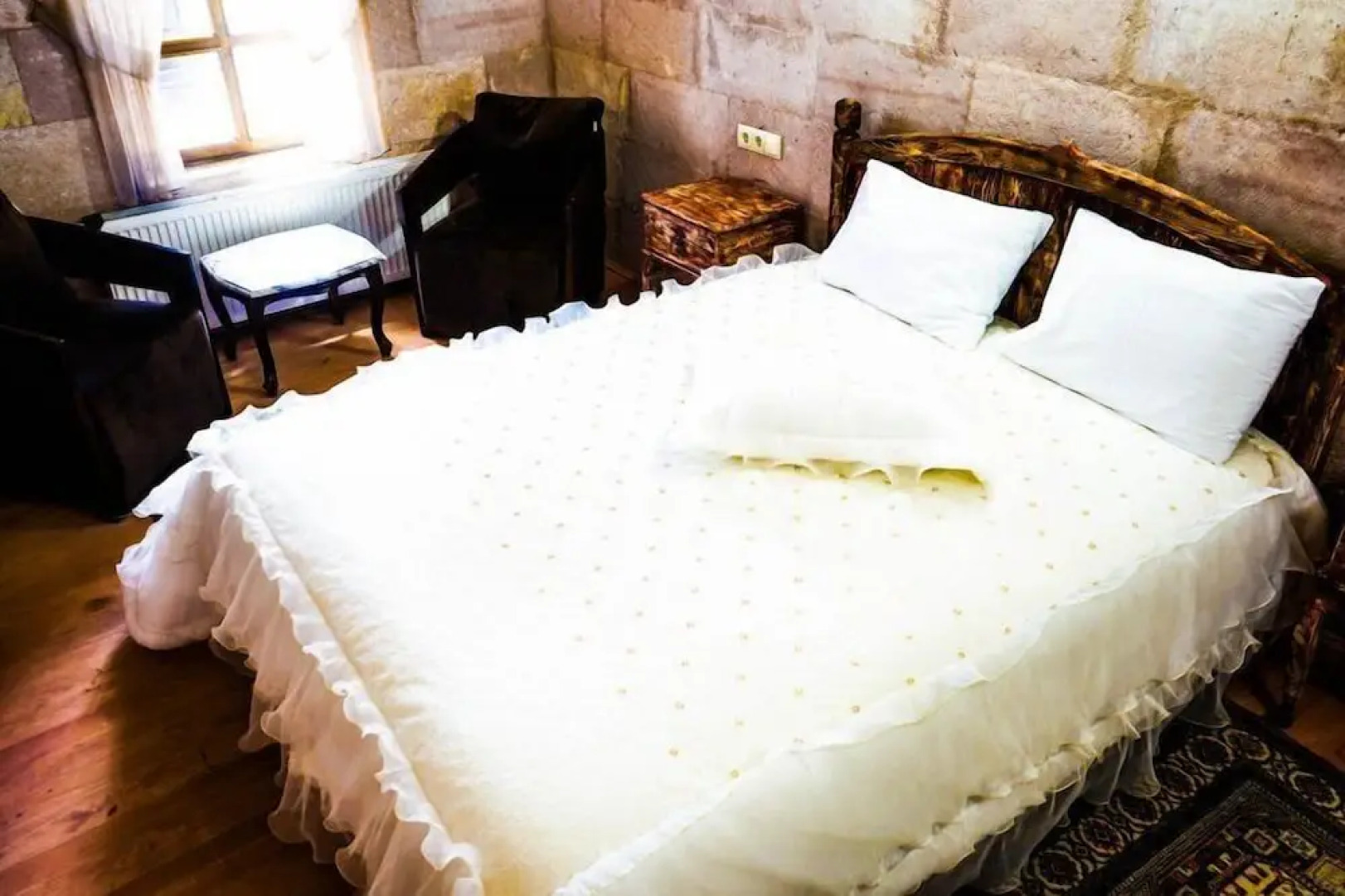 Valley Inn Cave Hotel