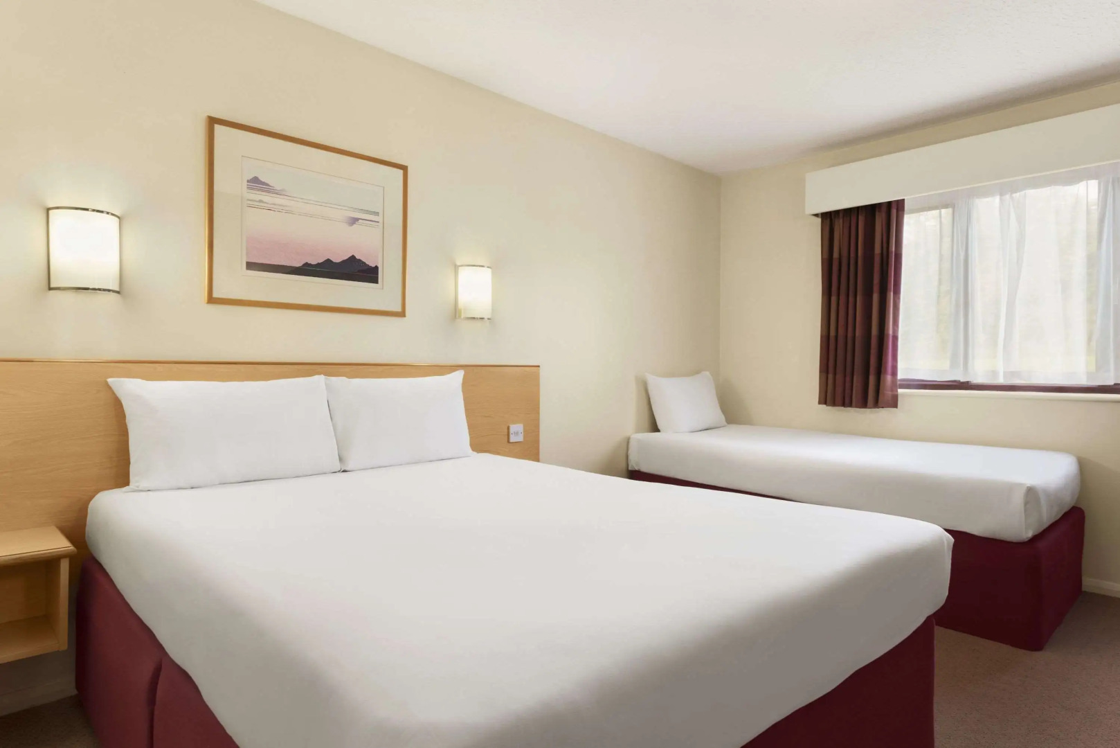 Days Inn by Wyndham Warwick South M40