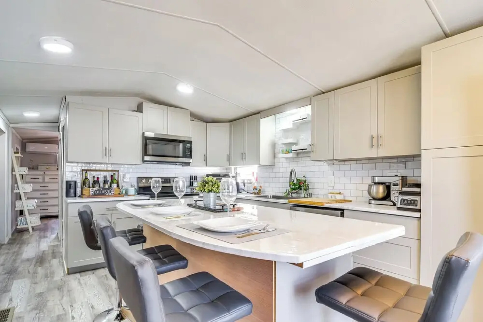 10 Mi to Beaches: Home w/ Pool Access in Largo!