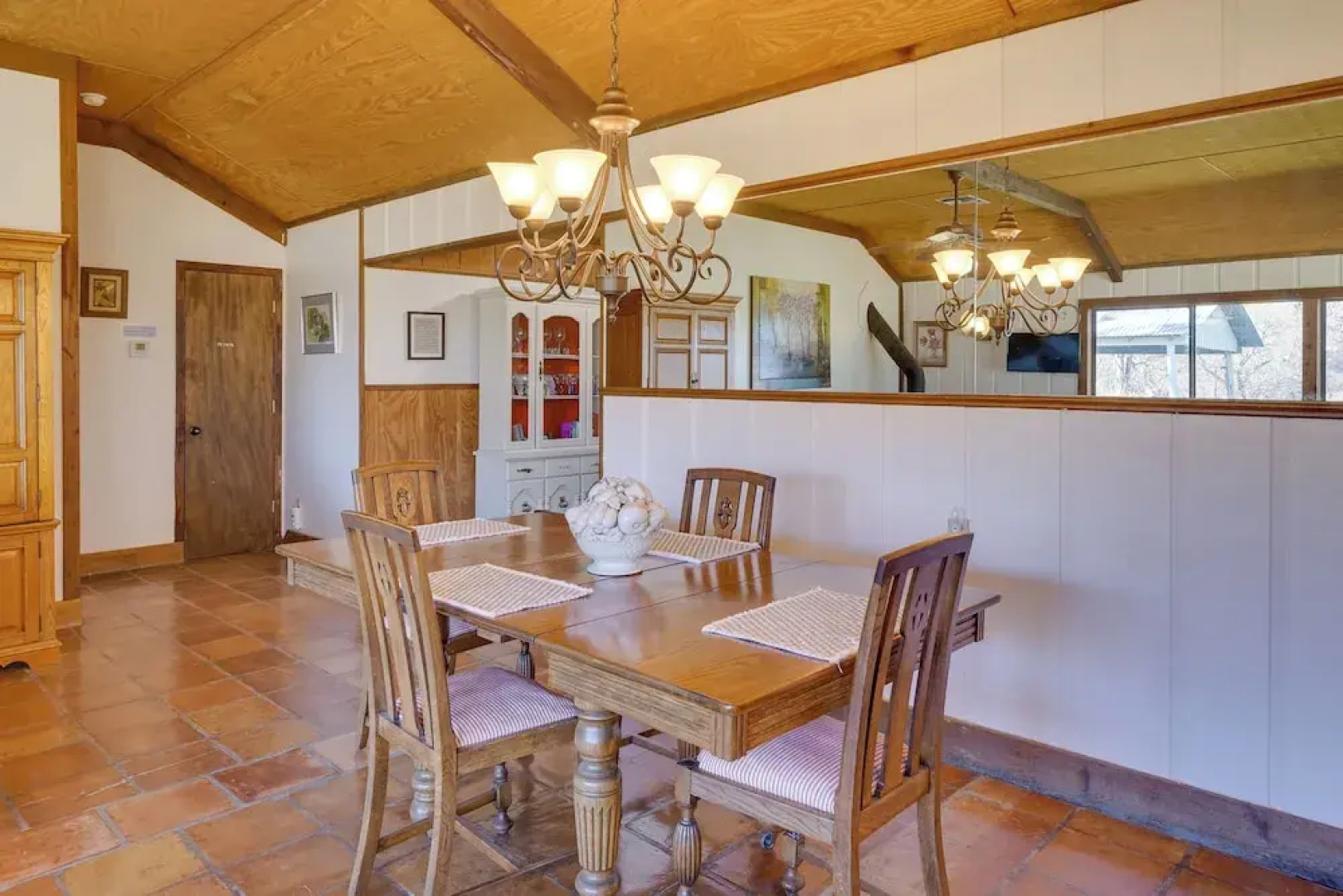 Quiet Bandera Country Home w/ Medina River Access!