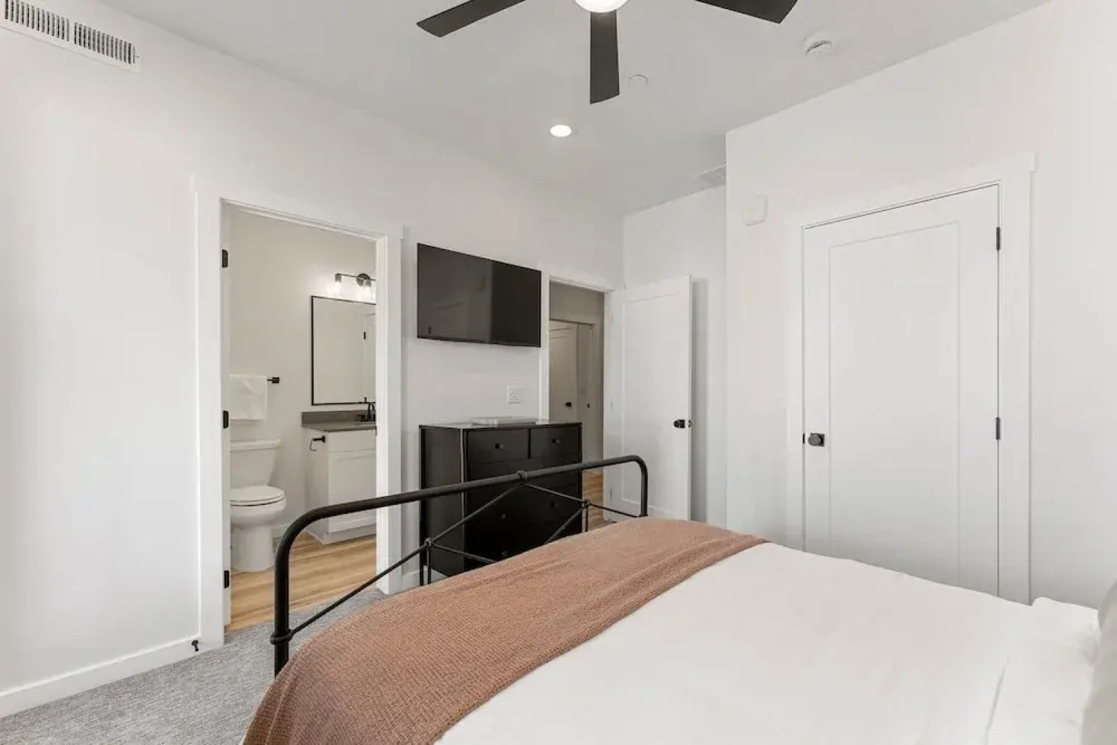 Sand Cove Retreat 5 Bedroom Townhouse