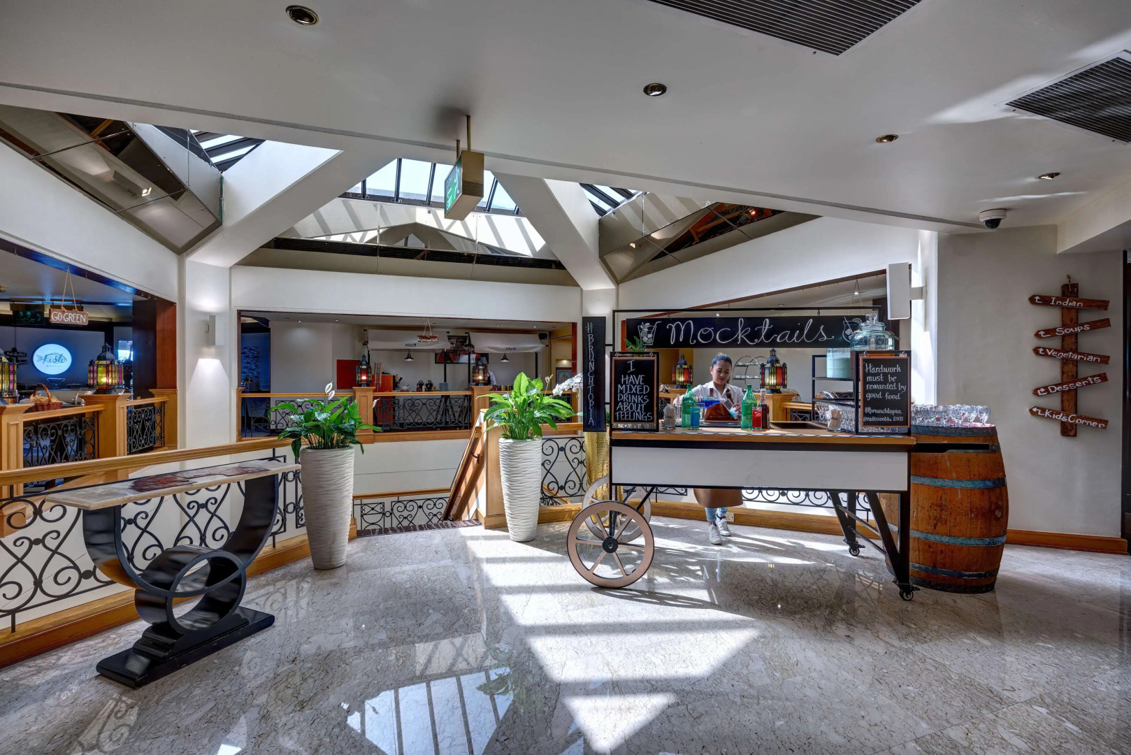 Radisson Blu Hotel, Dubai Deira Creek