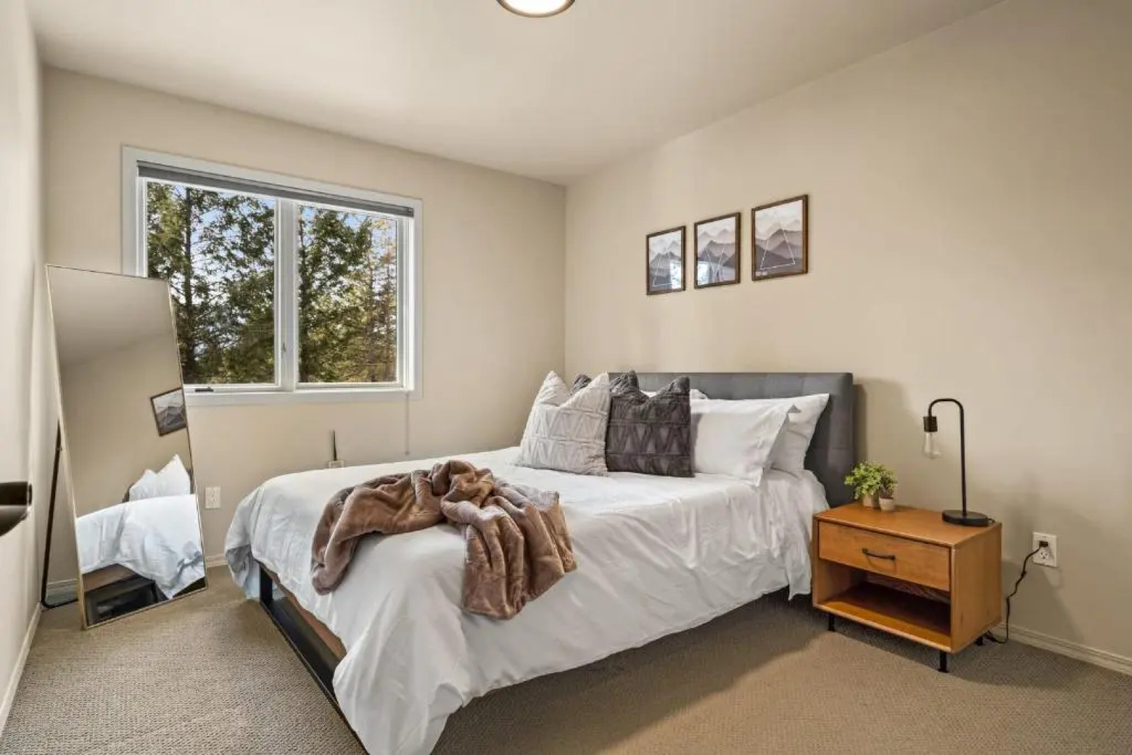 The Caribou Lodge I HotTub I Fireplace I Sleep16