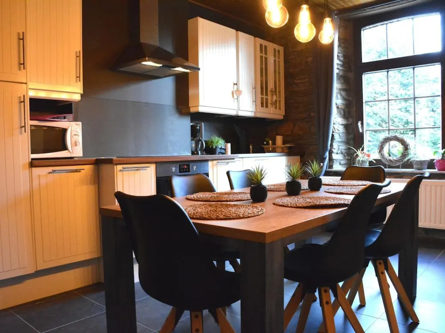 Chic Holiday Home With Garden