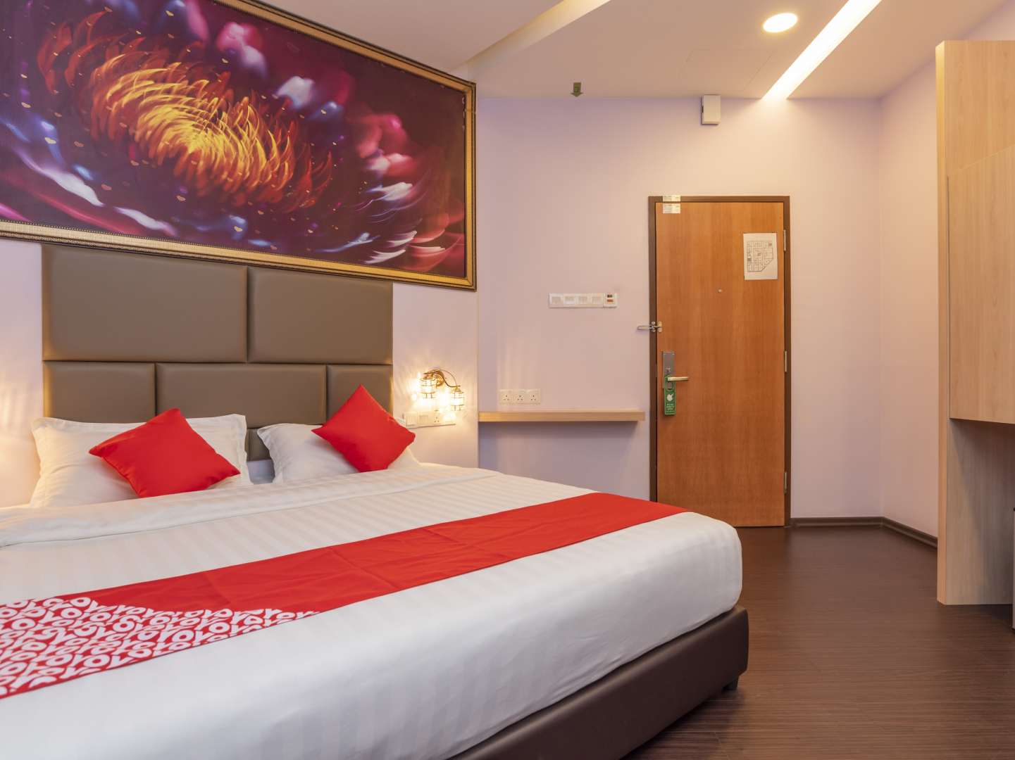 OYO 89423 Zenz Hotel