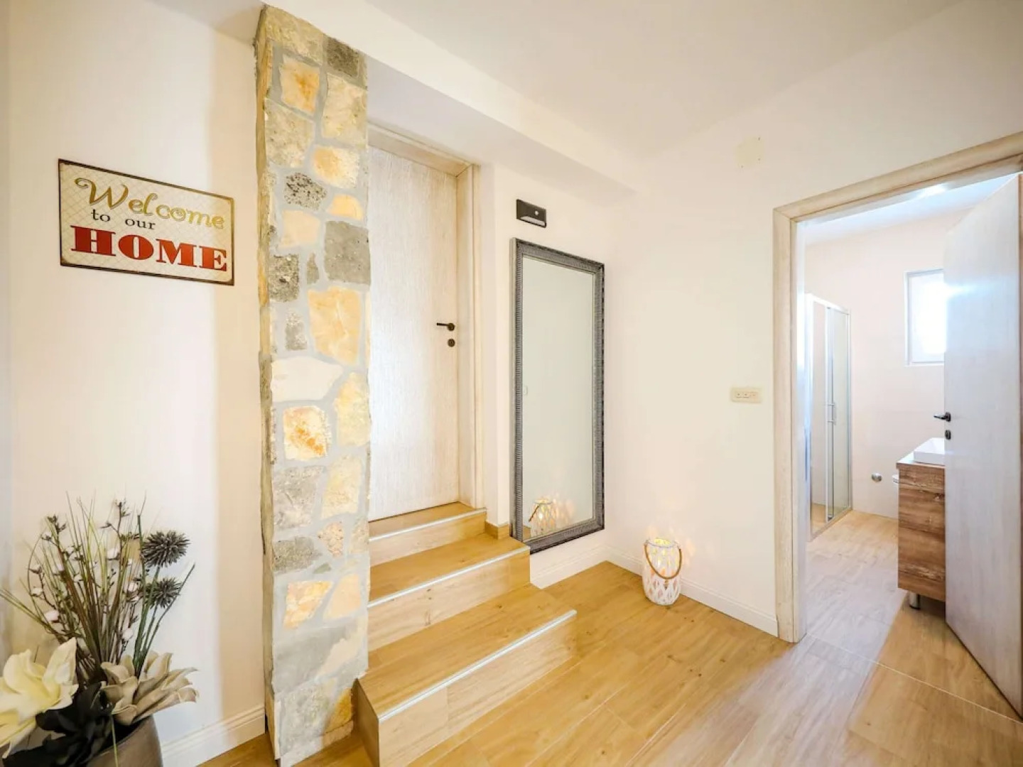 Villa With Private Pool and Terrace