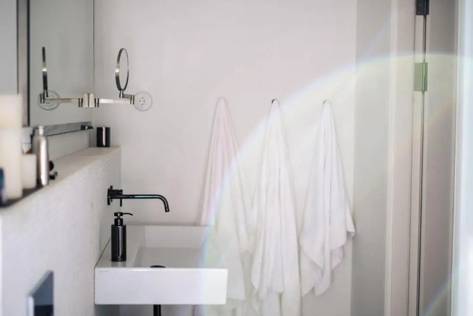 Luxury Apartment with a balcony lake Lago Maggiore