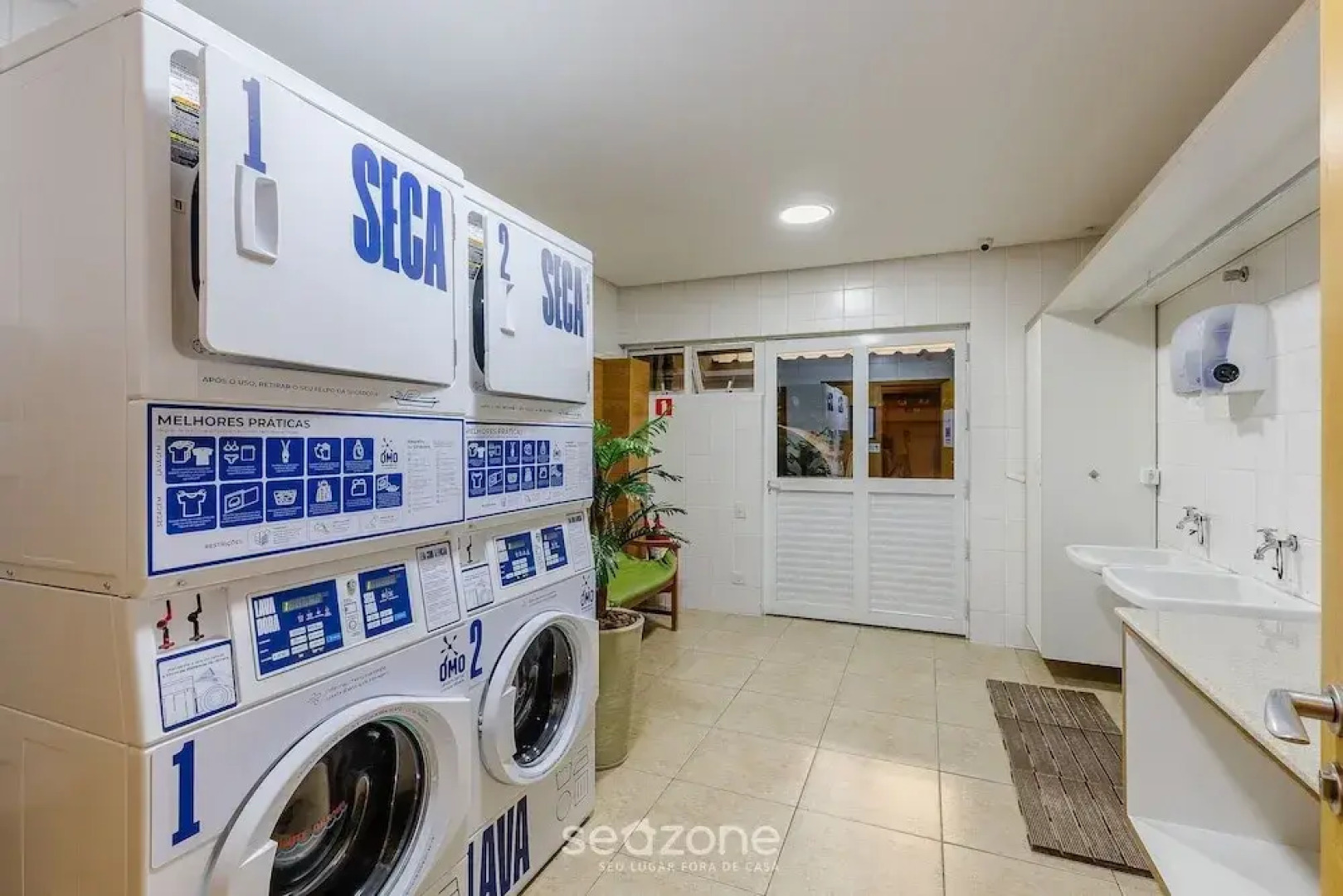 Studio in Condominium With Pool and Gym Nwc1510