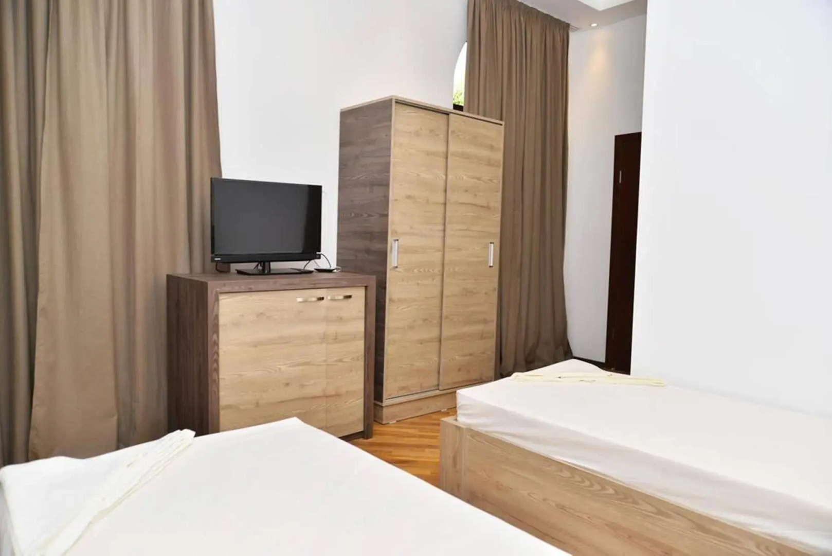 Сити Отель (City Hotel)