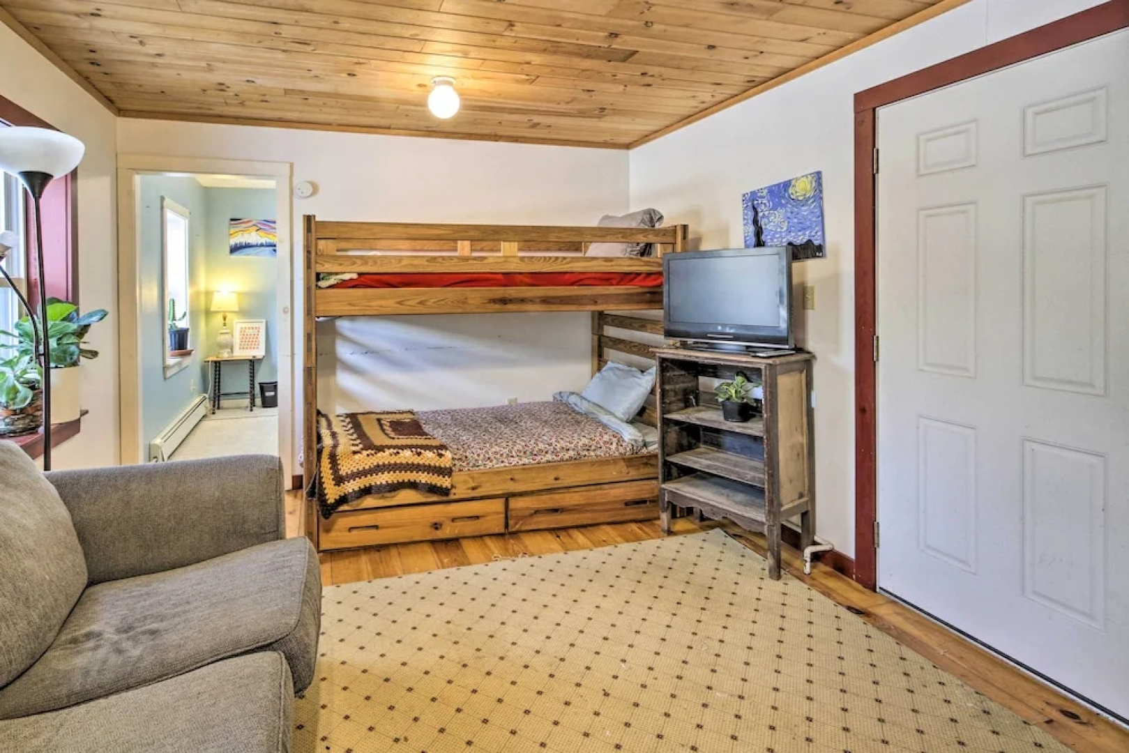 Quaint & Cozy Apartment 12 Mi to Ski Slopes