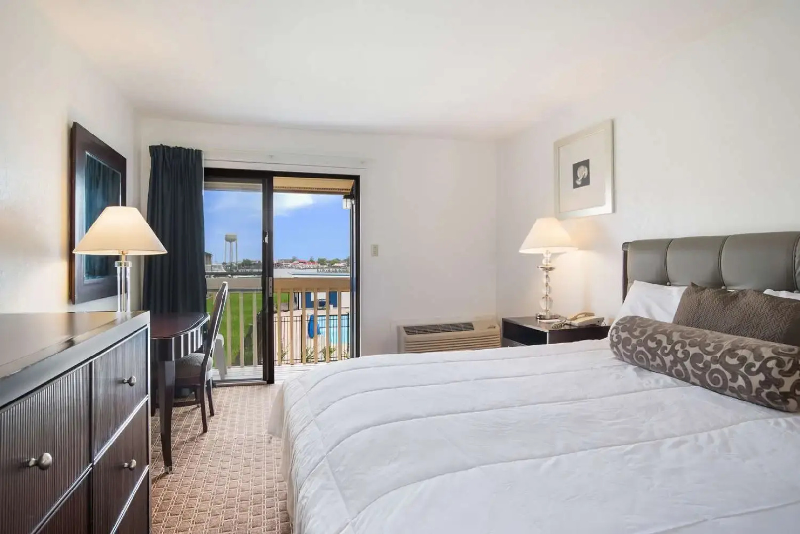 Rodeway Inn at Somers Cove Marina