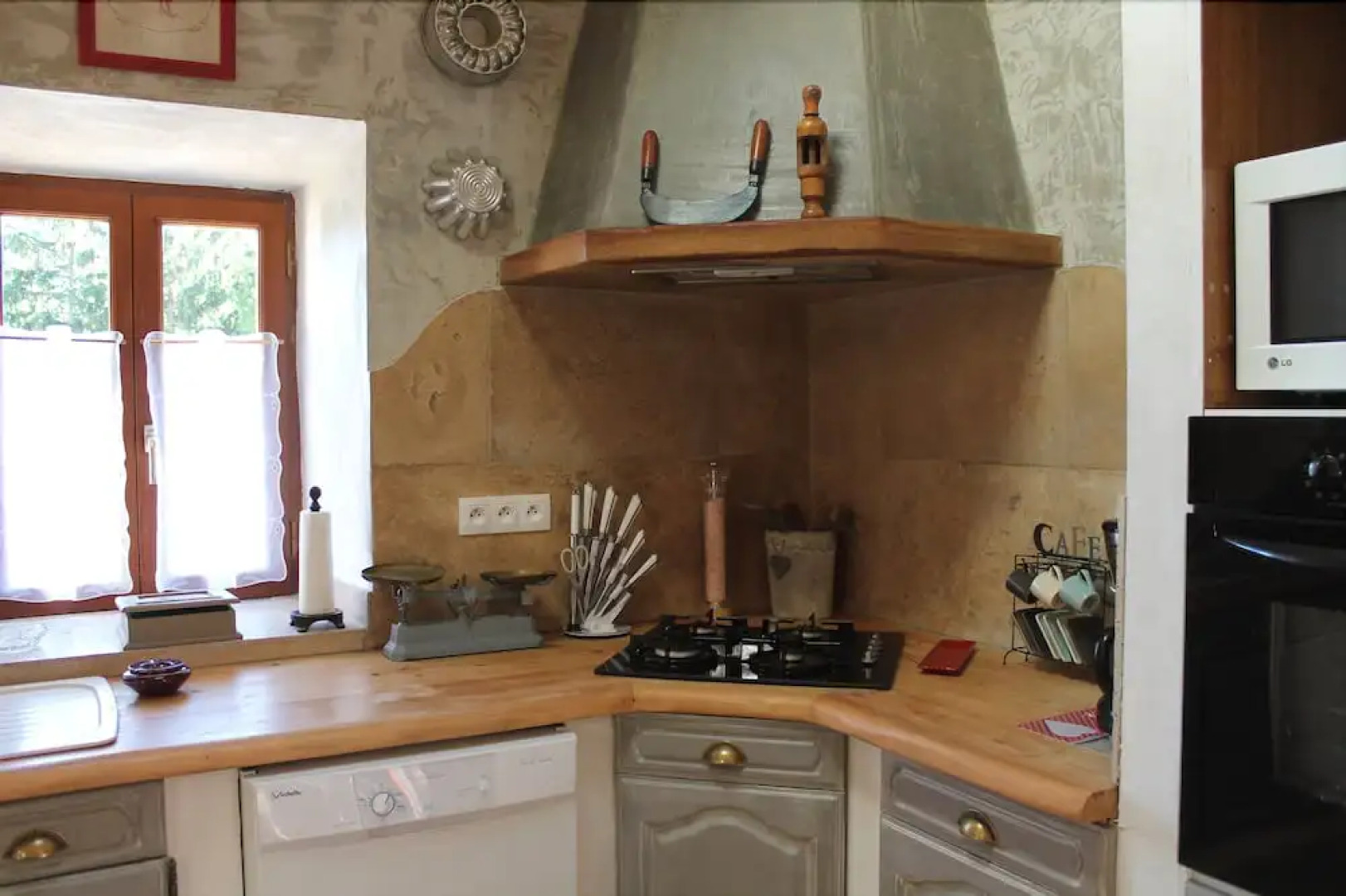 Le Perce Neige Les bruyères de Gaschon