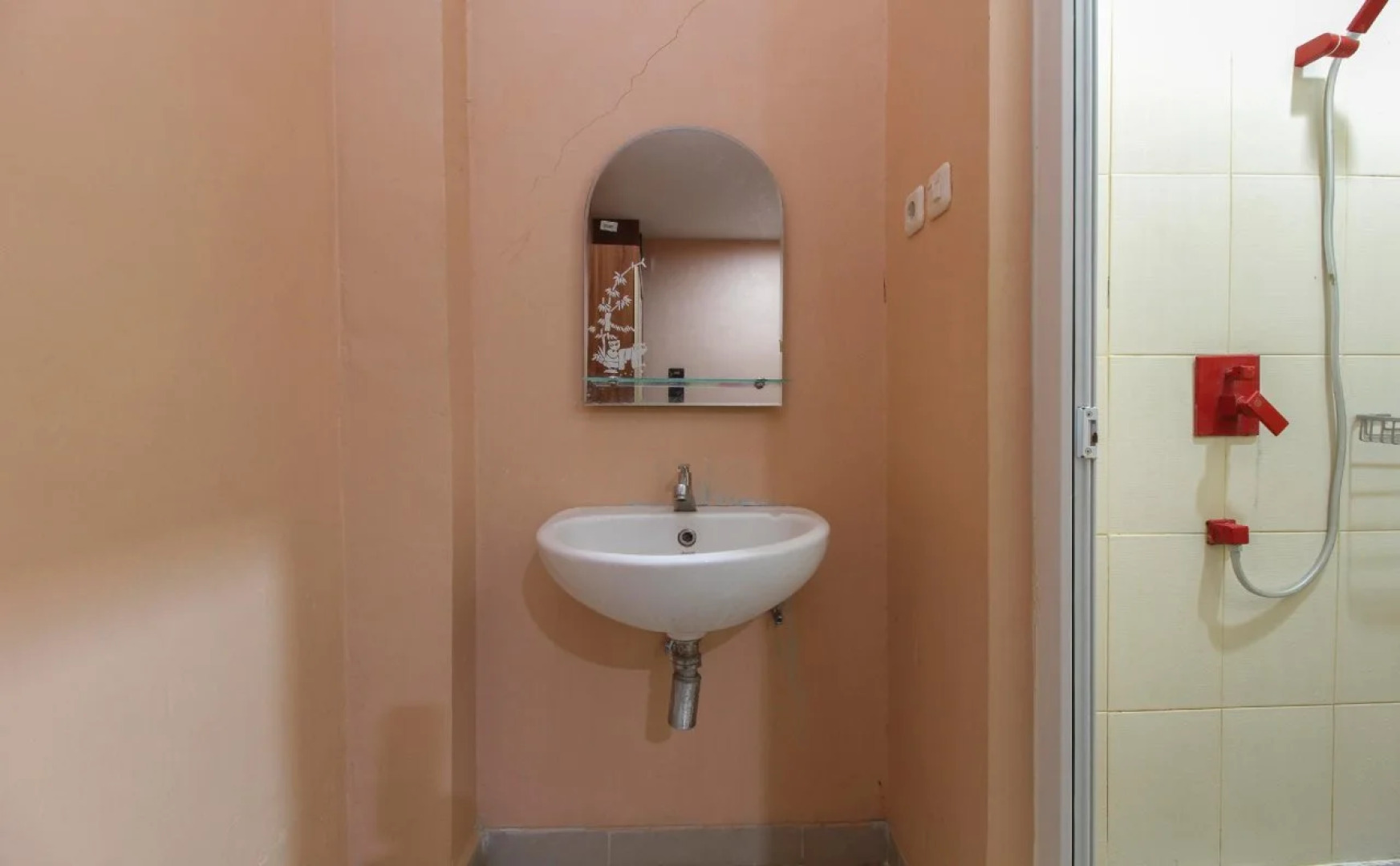 RedDoorz @ Jalan Darussalam Medan