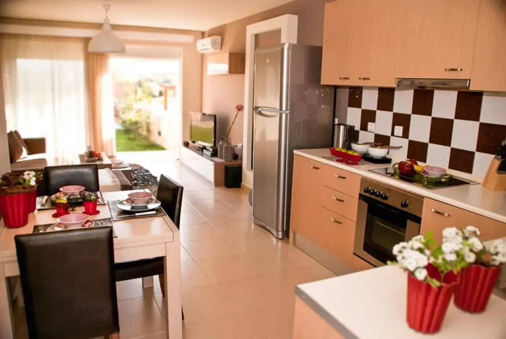 2 min drive to Haraki Beach & 10 to Lindos