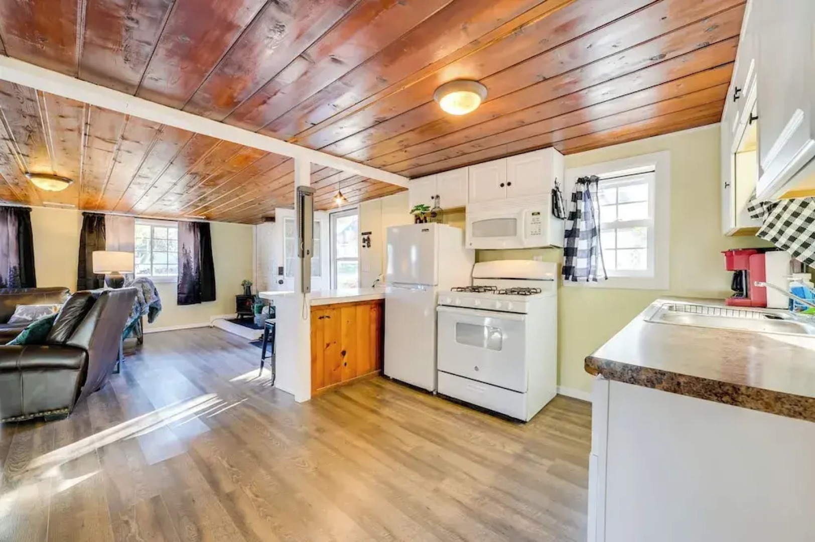 Houghton Lake Cottage - Central Location!