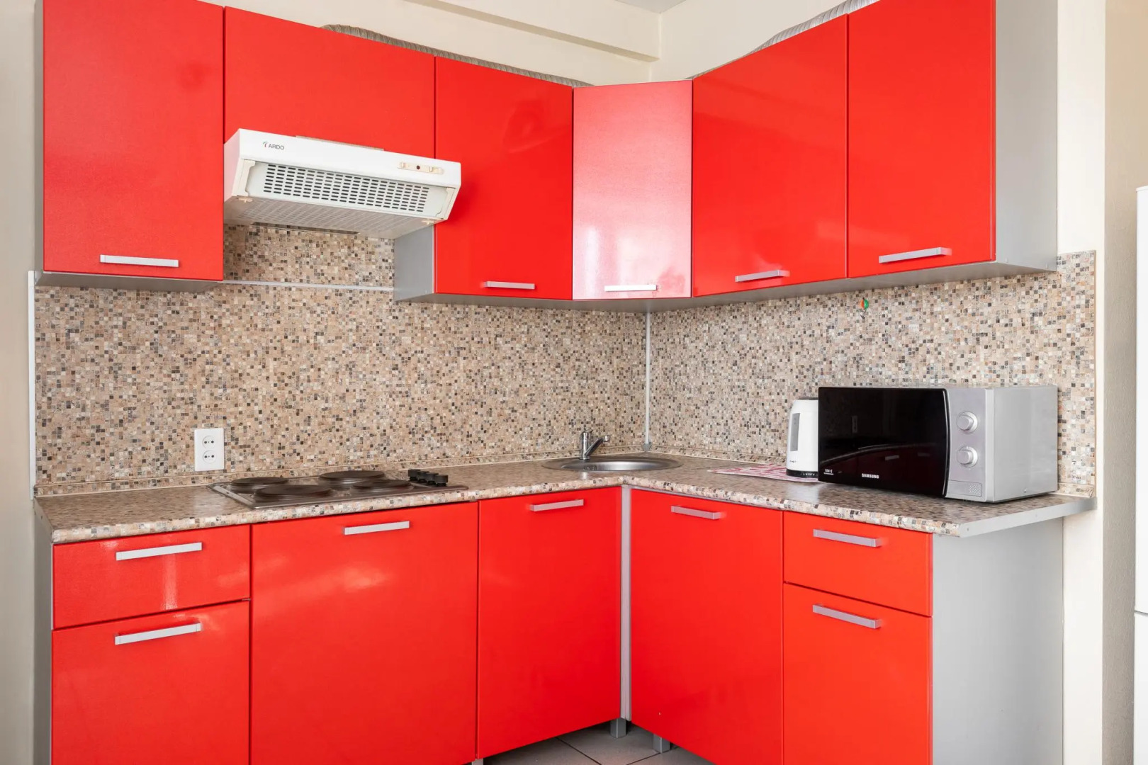 Tolstoy Apart Лейтейзена 9