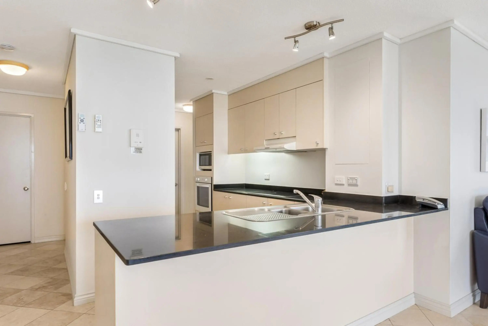 Clubb Coolum Beach Resort