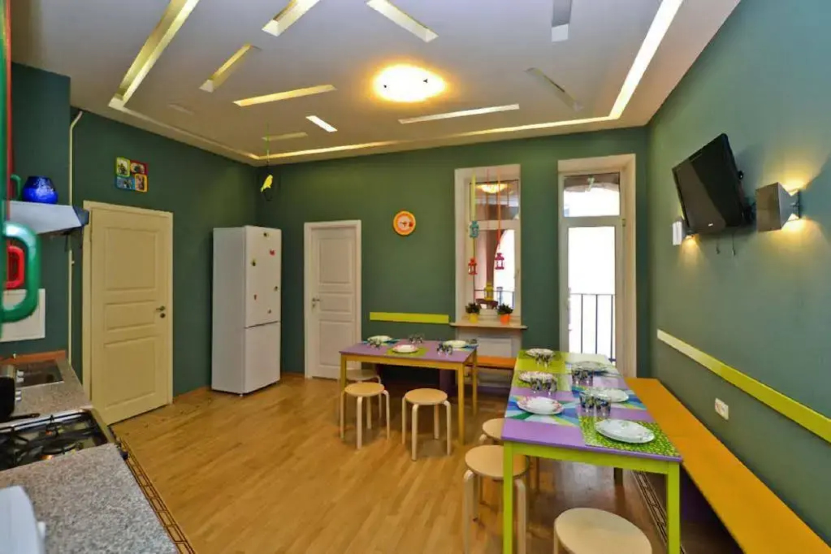Hostel City 812