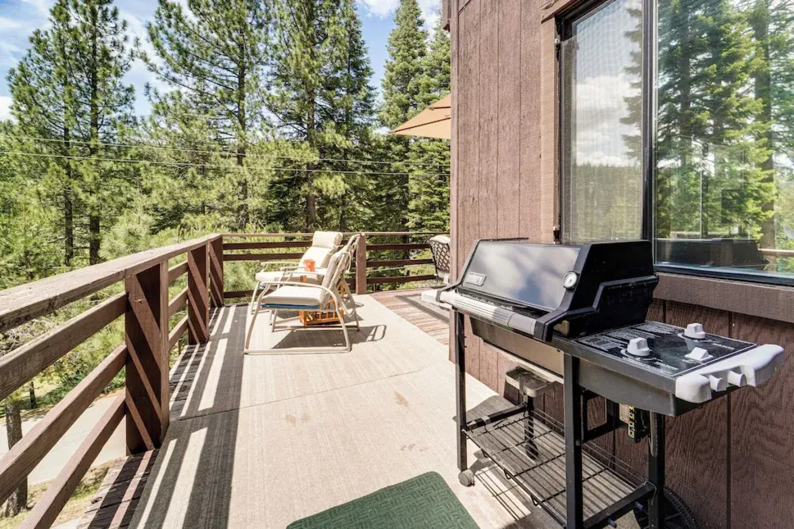 6 Mi to Downieville Downhill: Cabin w/ Mtn Views