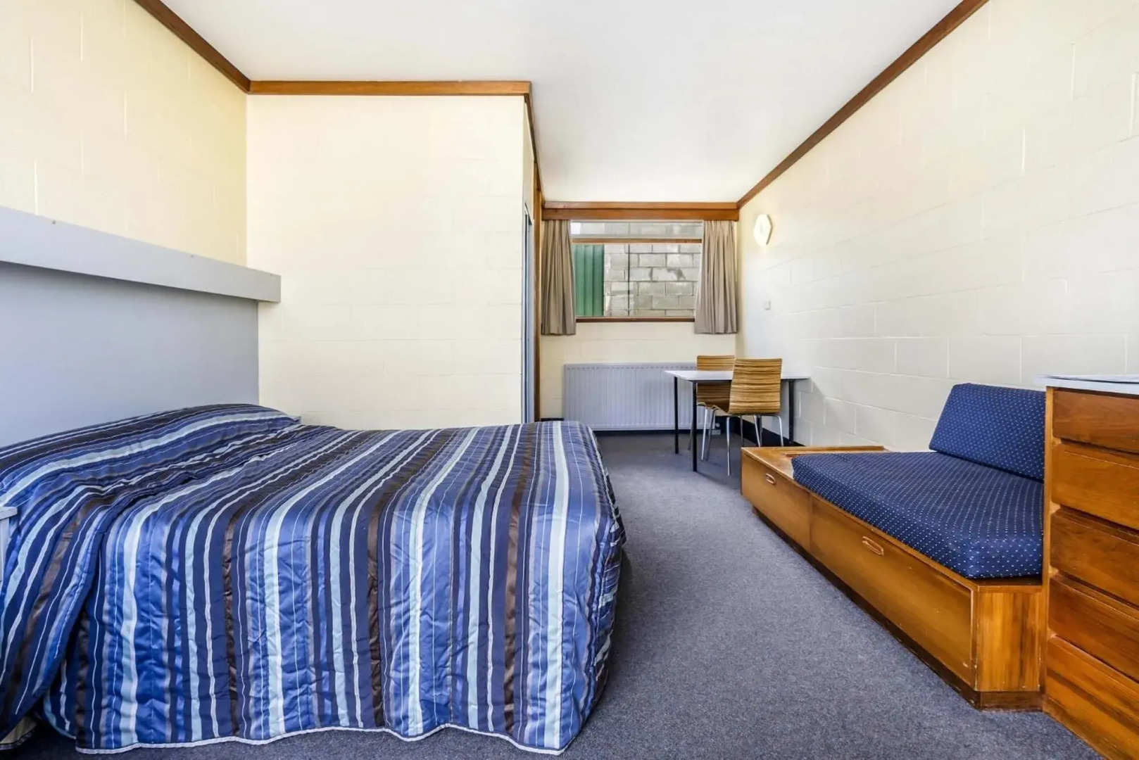 Top of the Town Hotel Motel