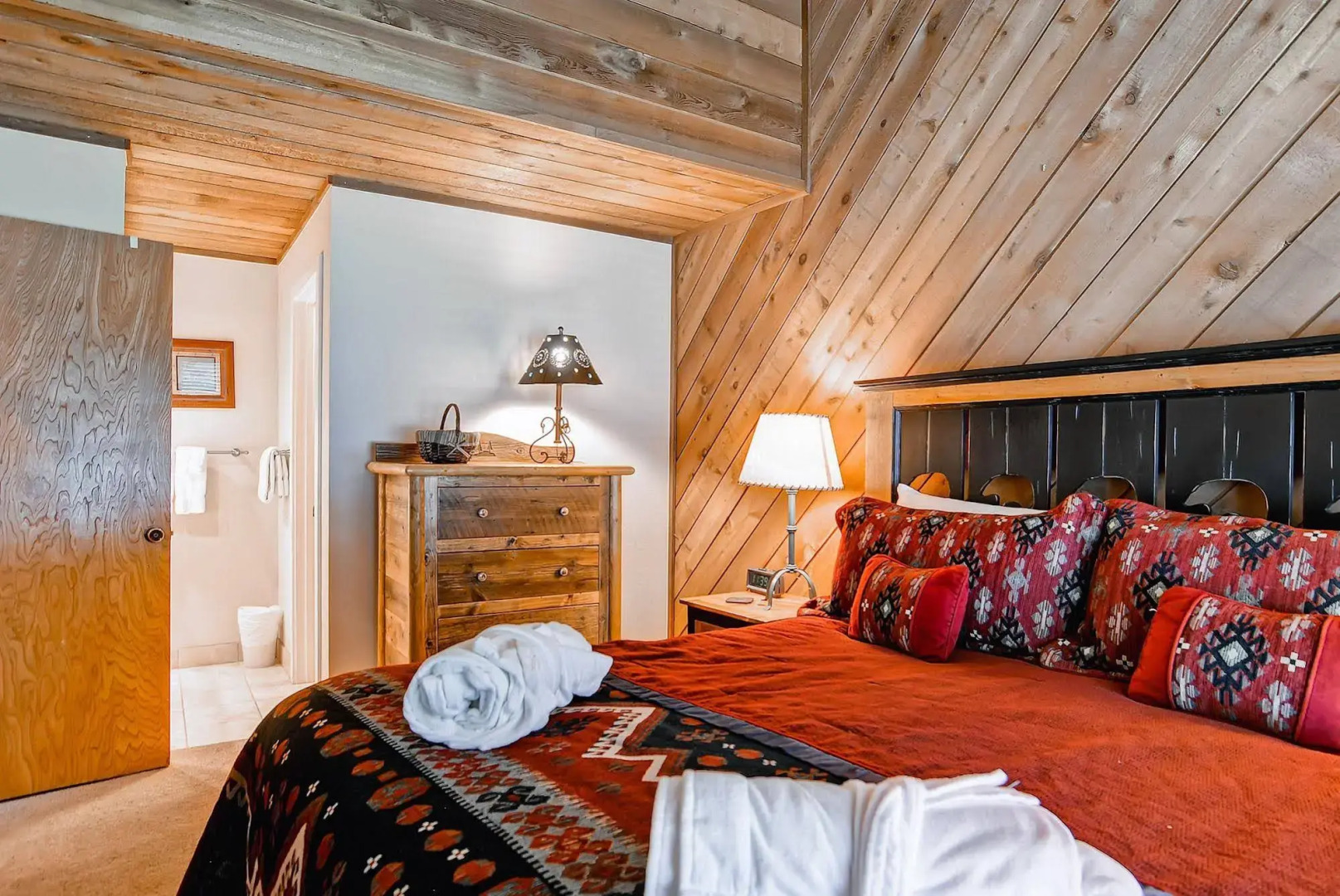 Ridgepoint Townhomes by East West Hospitality