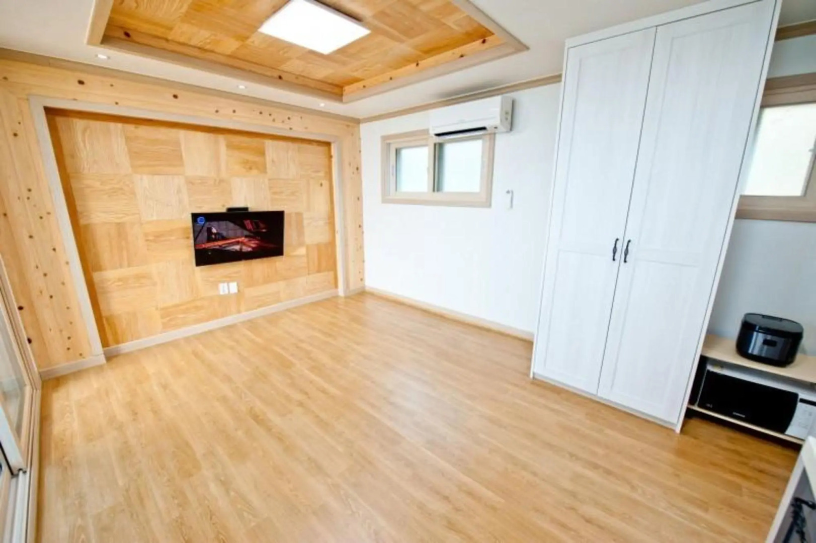 Uljin Saeparanggil Pension