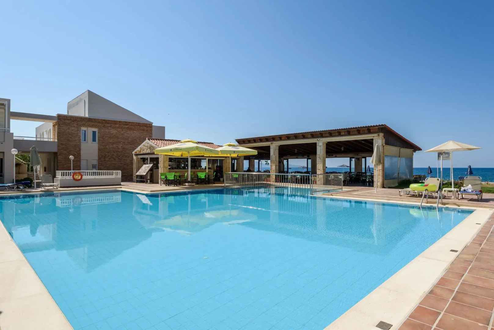 Kostakis Beach Hotel