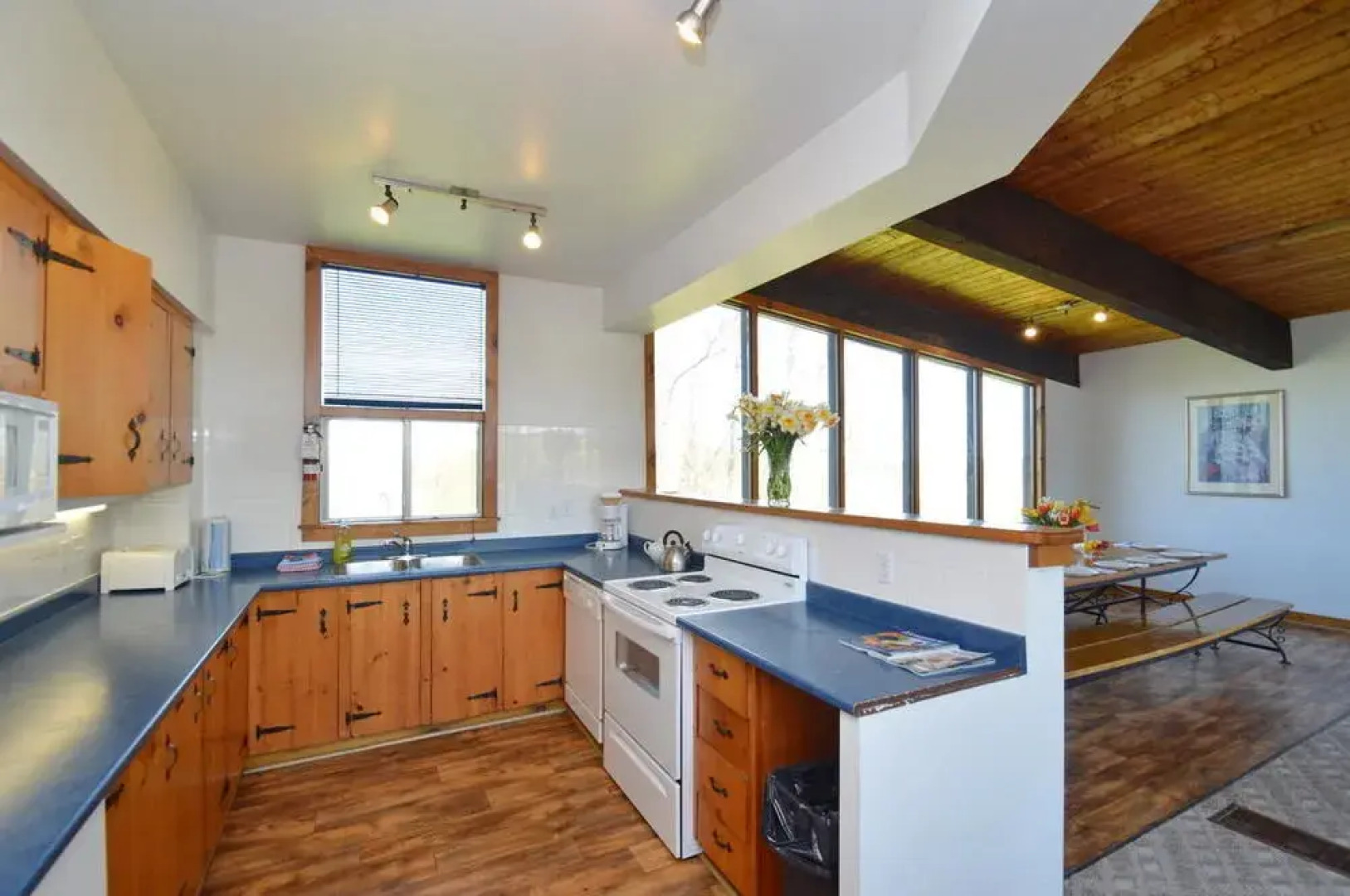 6 Bed Blue Mountain Rental with Hot Tub