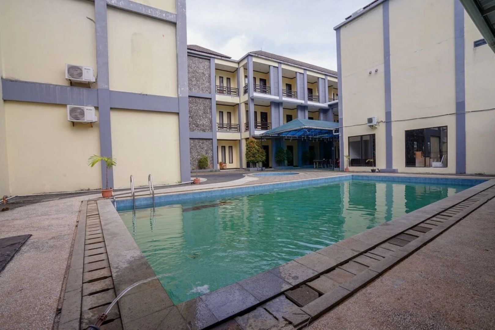 Capital O 2102 Grand Mutiara Hotel