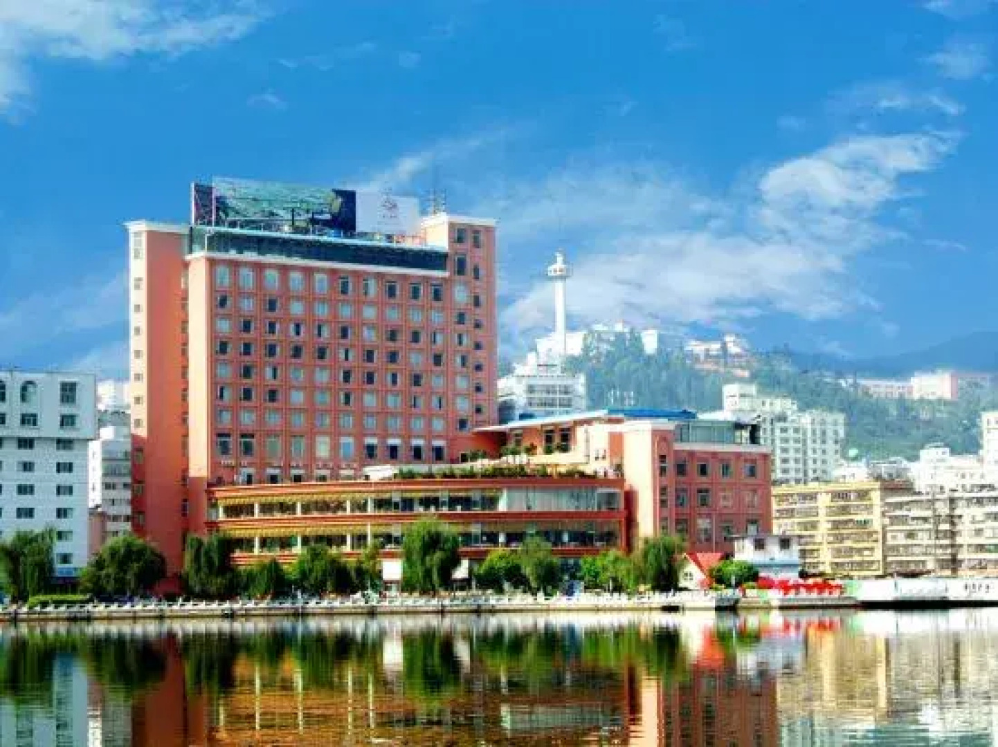 Shiji Guangchang Hotel