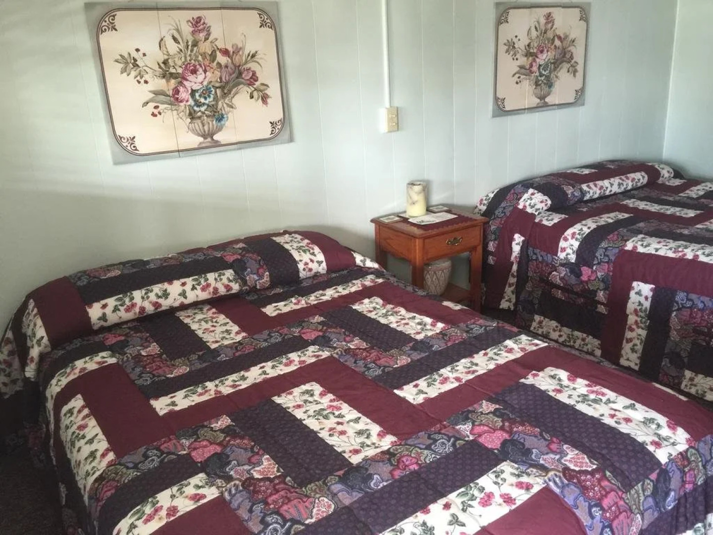 Crosswinds Motel & Cottages