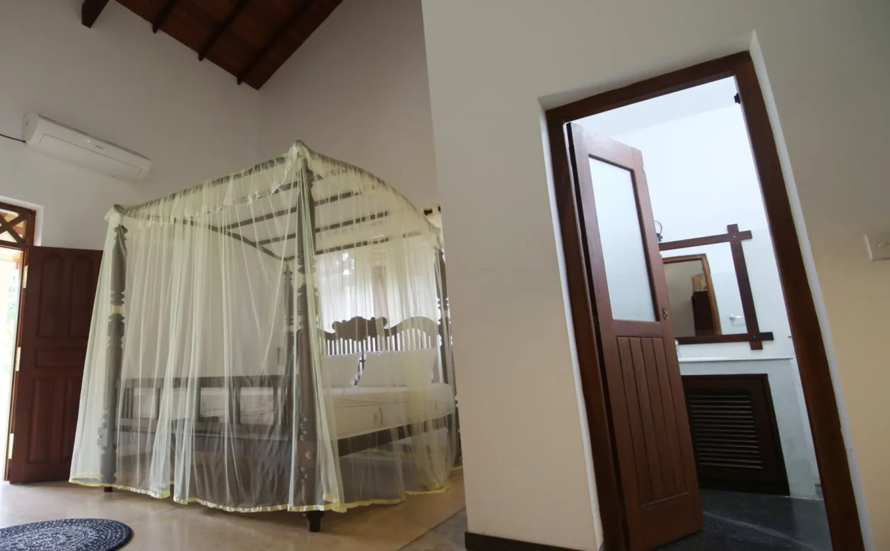 Sano Rich Lagoon Villa