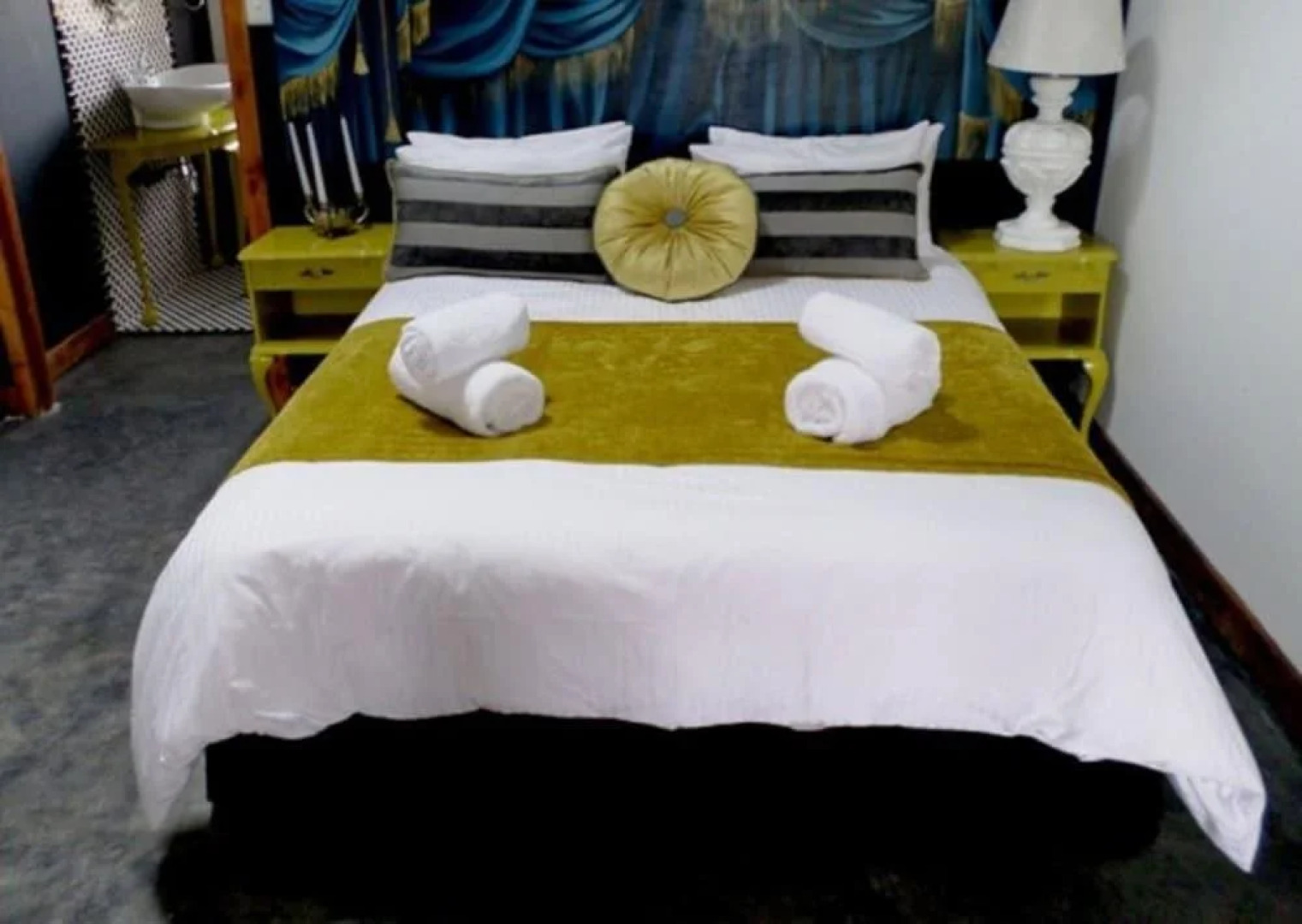 John Jack 5 McCloud's Accommodation