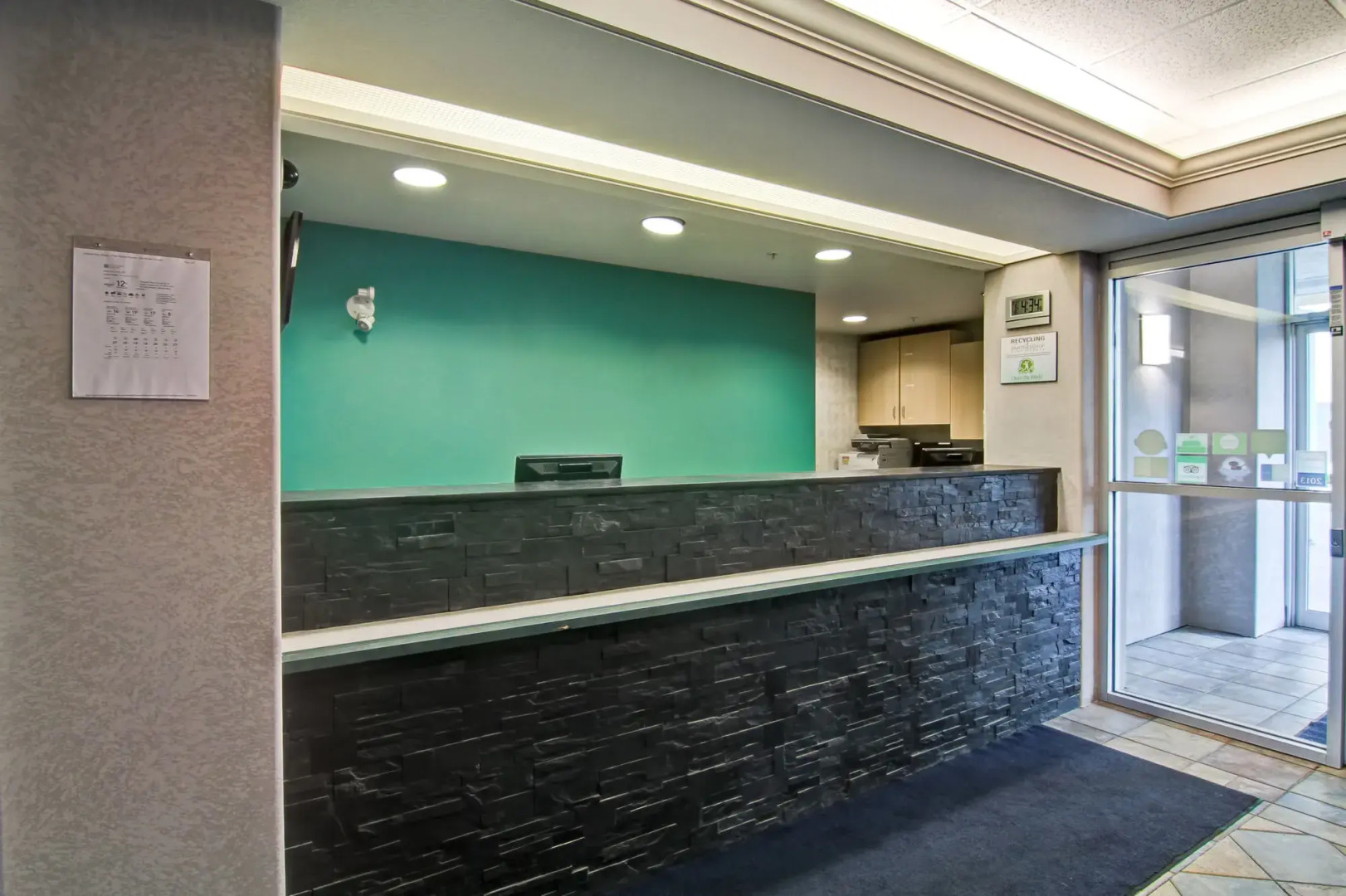 Home Inn Express - Medicine Hat