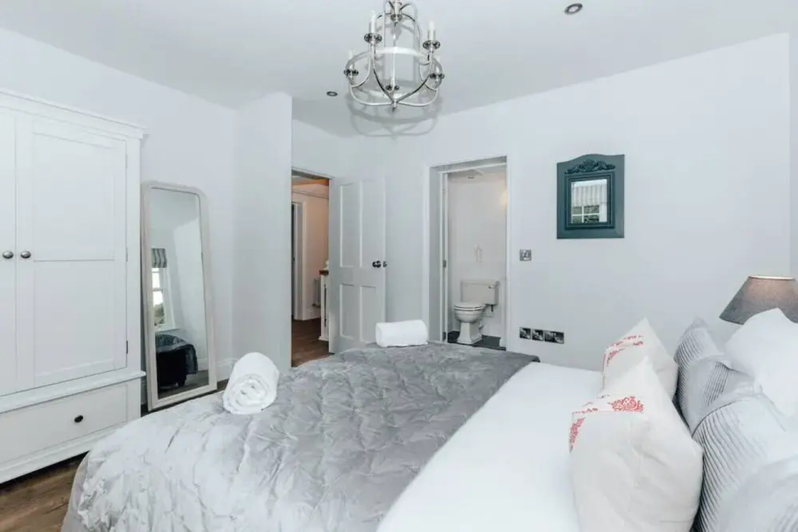 Woodvale Retreat - Sleeps 10