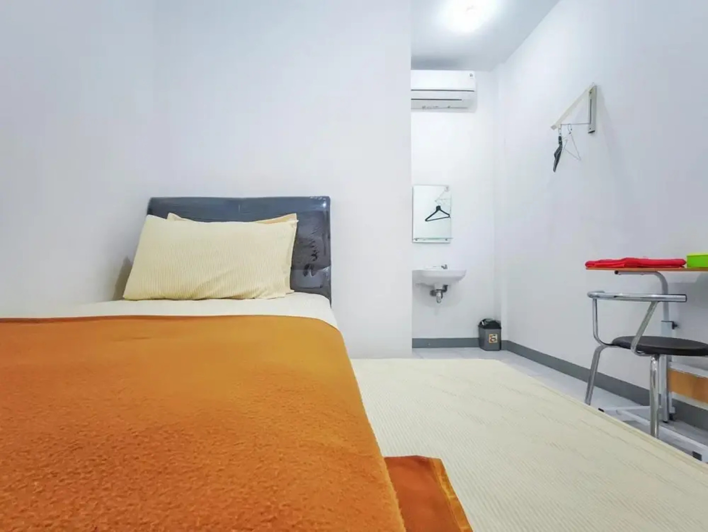 Shekinah Homestay & Cafe Waikabubak RedPartner