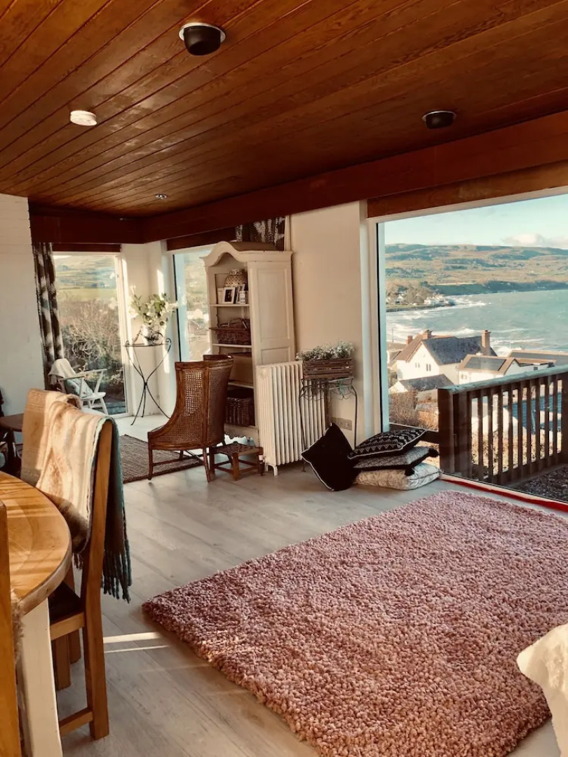 3 Bed Cottage - Sleeps 6 - Pets - Garden - Parking