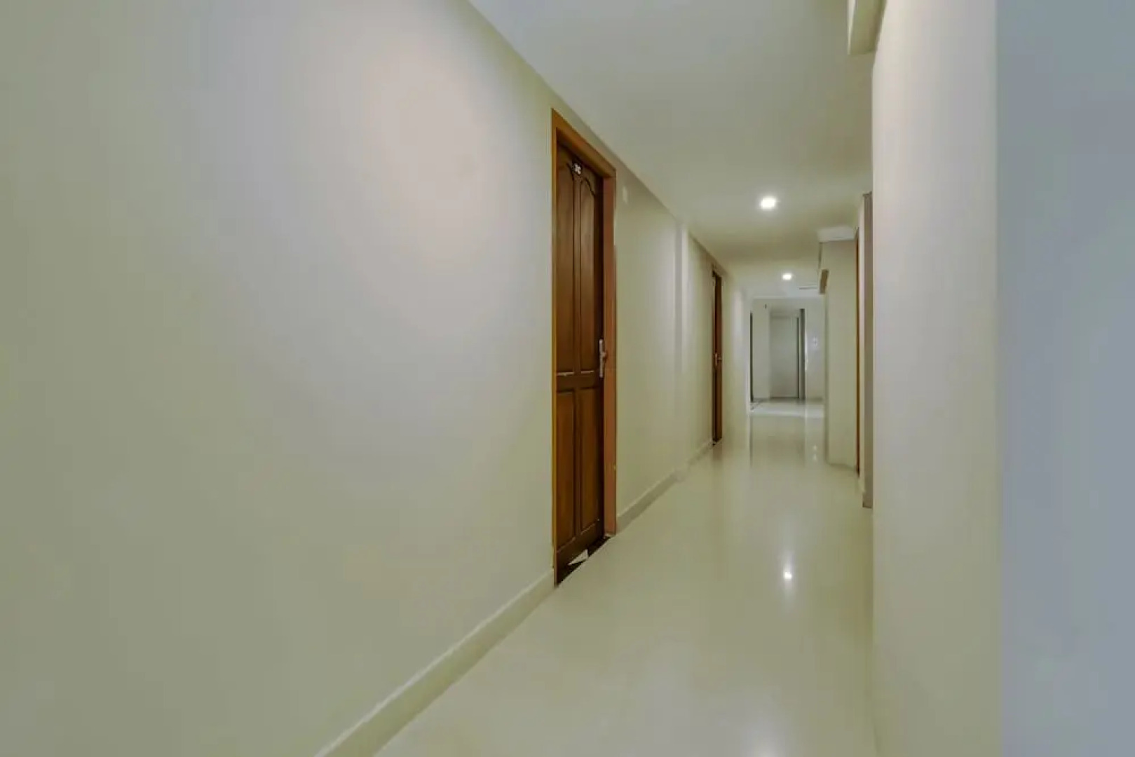 OYO Flagship 240 Southern Railway Station