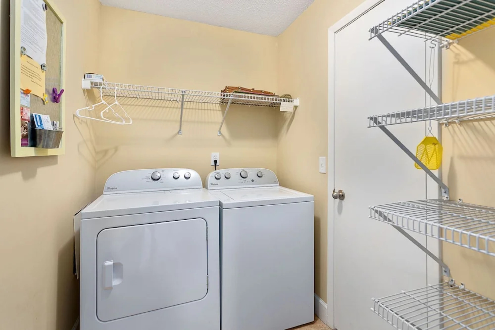 Island Retreat 2511-1 by Hodnett Cooper