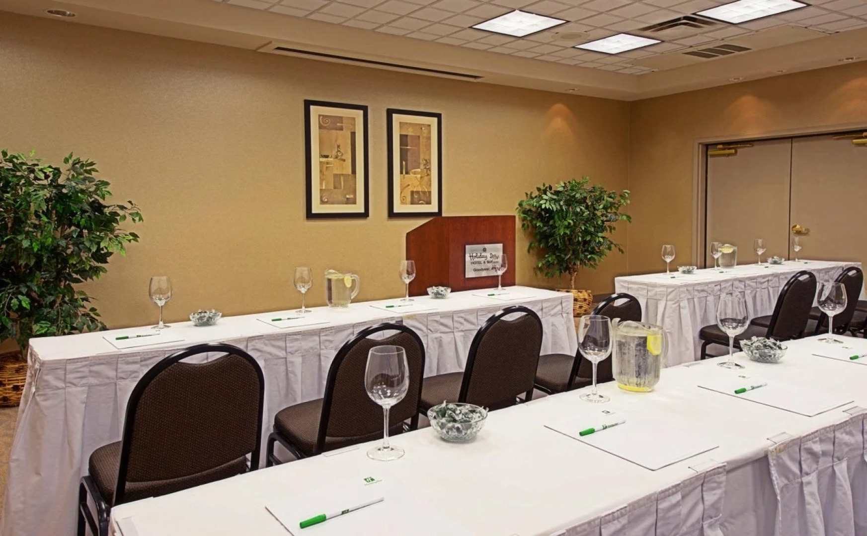 Holiday Inn & Suites Goodyear - West Phoenix Area by IHG