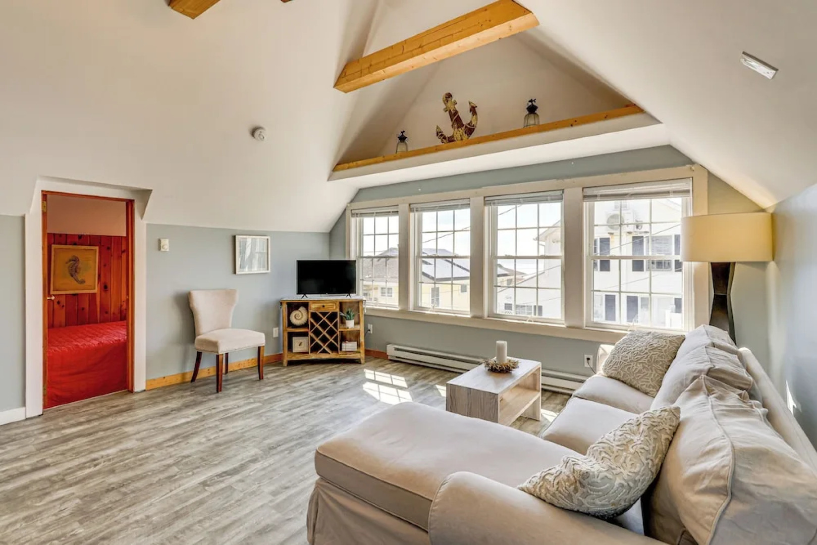 Walk to Hawk's Nest Beach: Coastal Old Lyme Apt