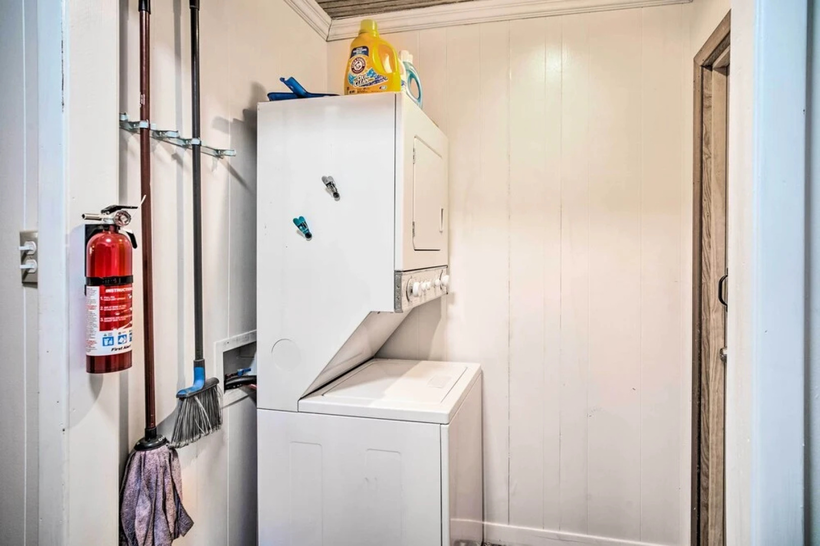 Cozy Lake Charles Studio w/ Golf Course Views