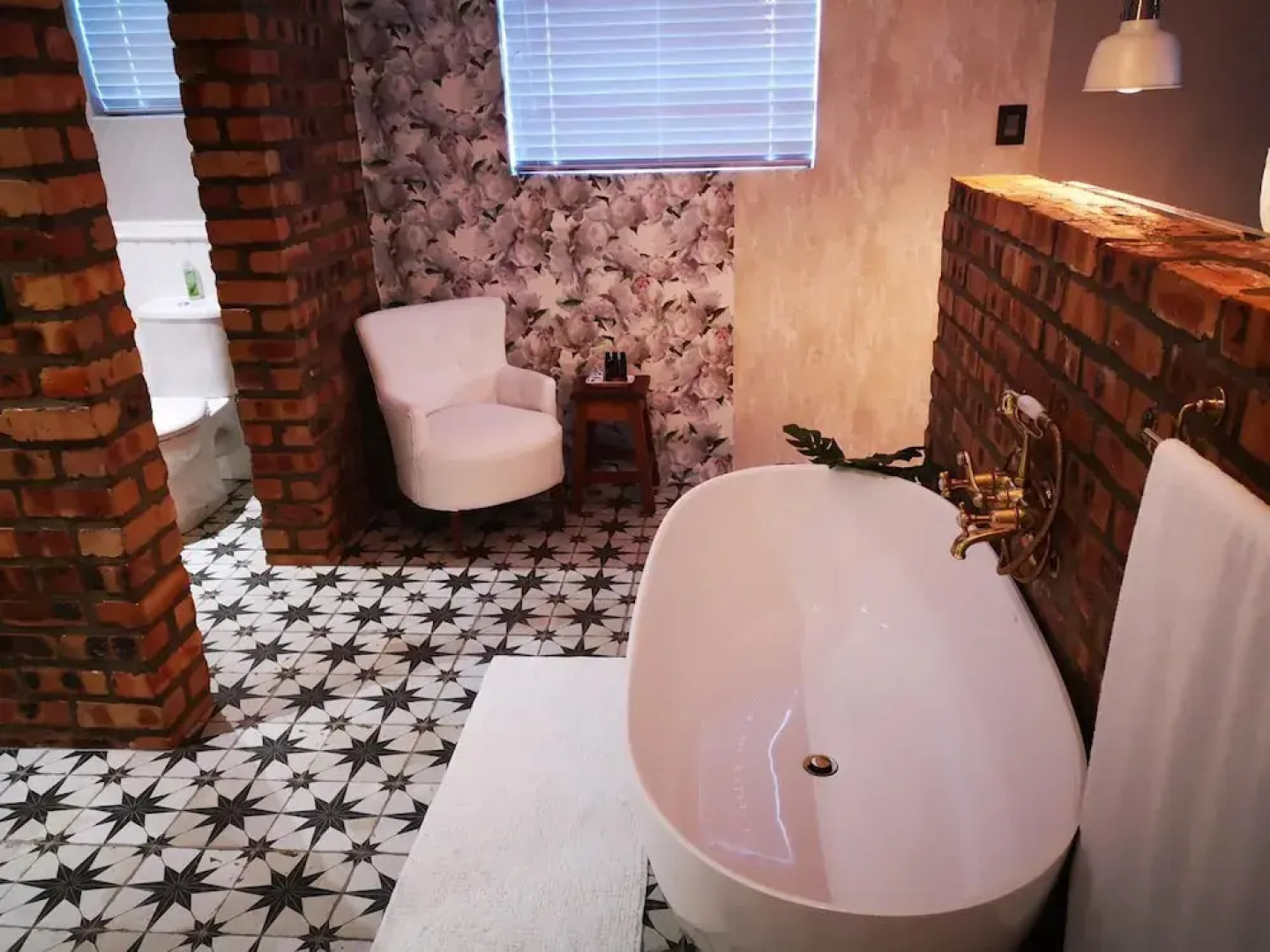 Oak Falls Accommodation