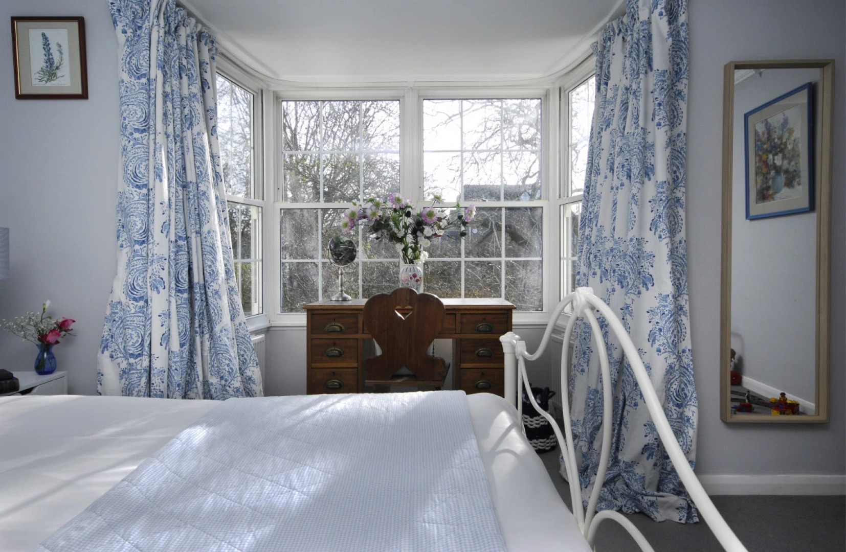 Montpellier House Centrally Located Large Garden - From 300 Per Night