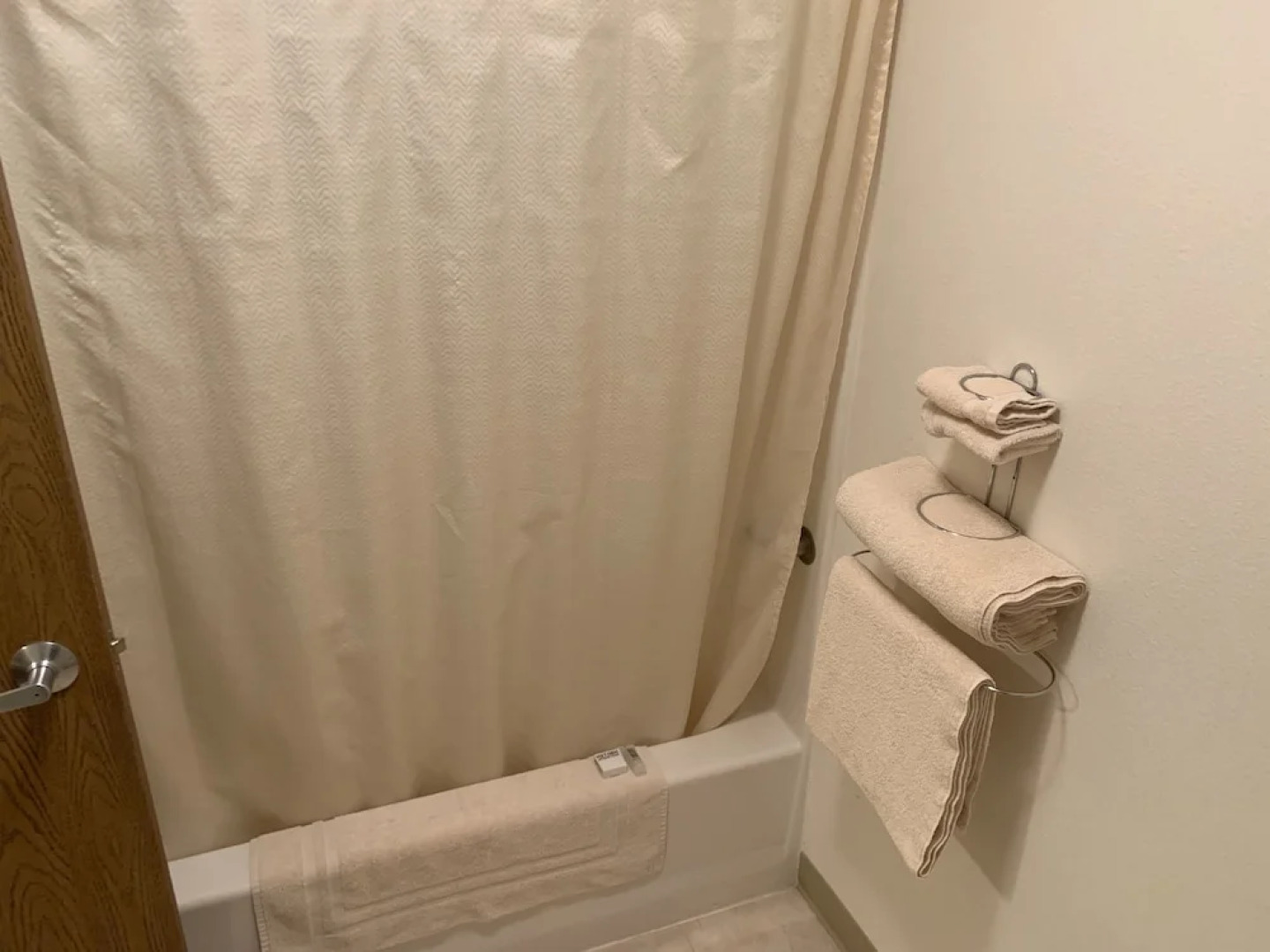 Eagle Peak Lodge & Cabins